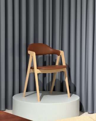 PBJ Titan tuoli, valkolakattu tammi