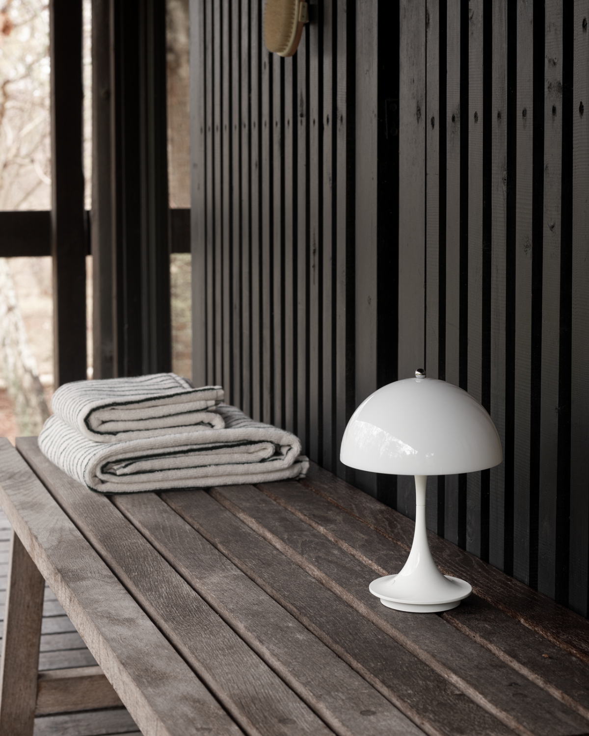 Panthella 160 Portable ladattava pöytävalaisin, opaali valkoinen - Image 8