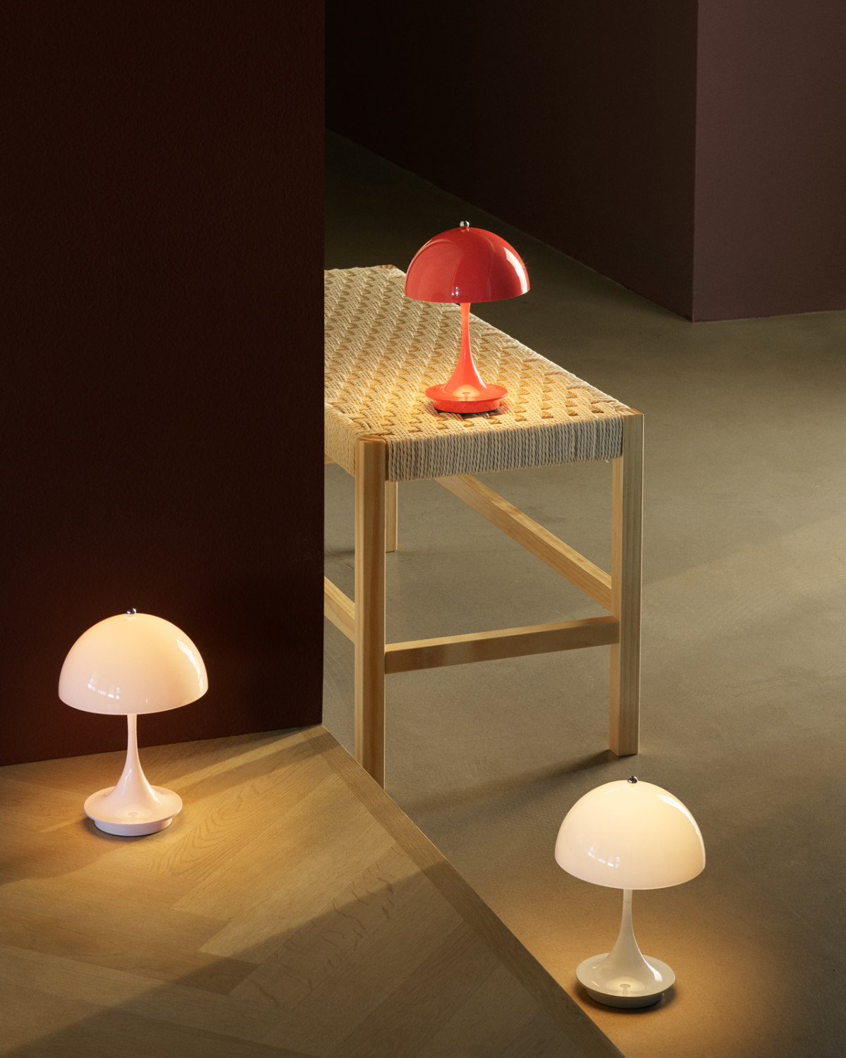 Panthella 160 Portable V3 ladattava pöytävalaisin, opaali vaaleansininen - Image 6