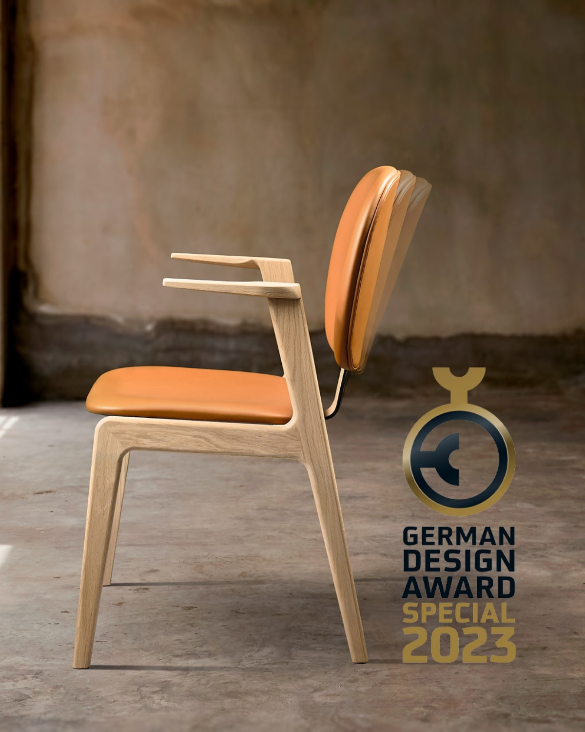 PBJ Cliff Arm tuoli, pähkinä, kangasverhoilu - Image 9