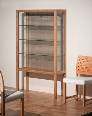 Näyttely vitriini XL, tammi, pellavaselkä
